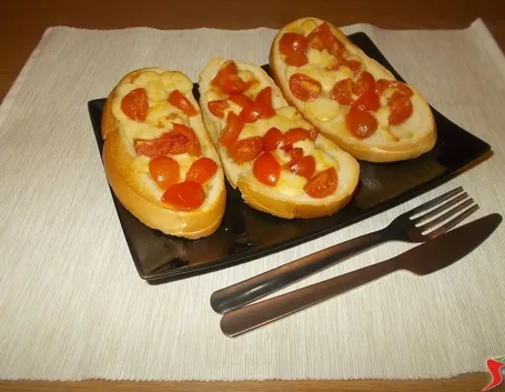 Crostini alla mozzarella