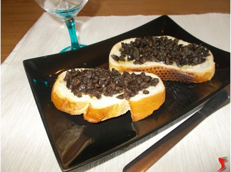 Crostini alle olive