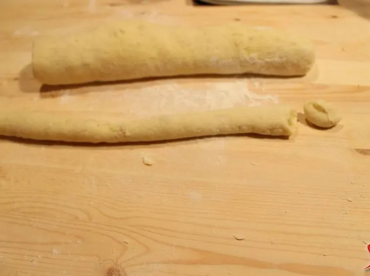rotolare con il palmo della mano