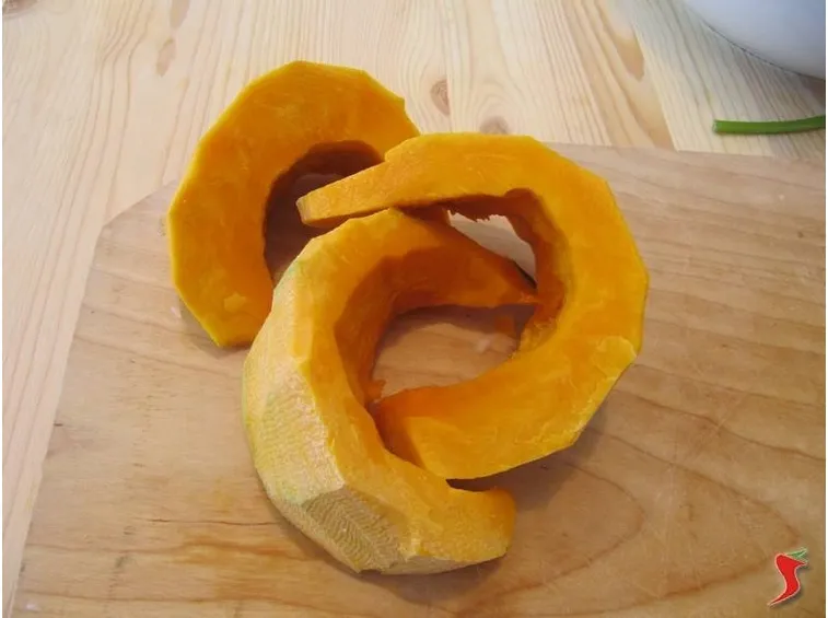 tagliare la zucca