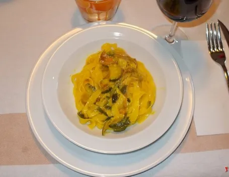 La pasta con i fiori di zucca