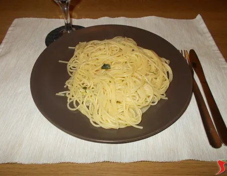 Spaghetti aglio