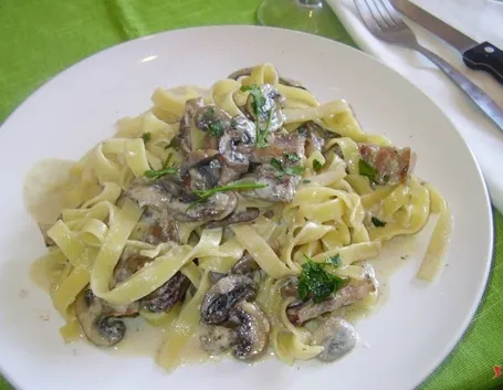 tagliatelle panna e funghi