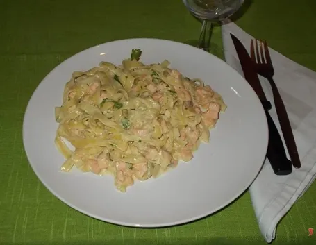 Le tagliatelle panna e salmone