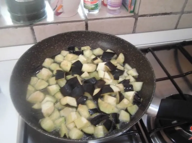 Friggere le melanzane