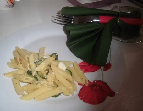 pasta zucchine e mozzarella