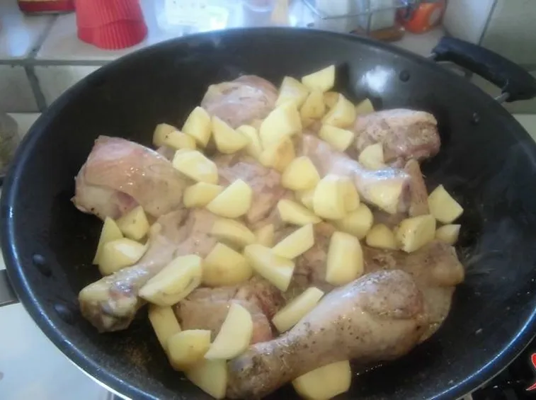 aggiungere le patate