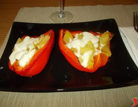 I peperoni con le patate al forno