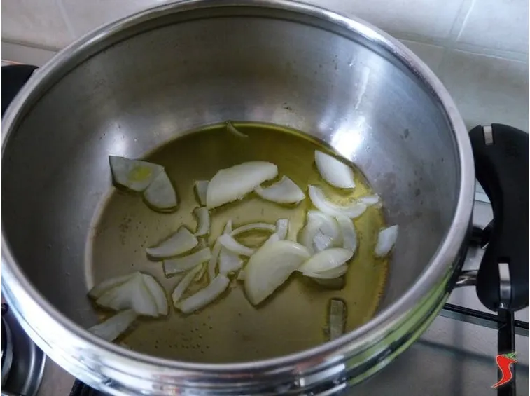 faccio appassire la cipolla