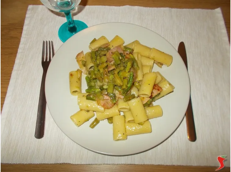 Pasta asparagi alla carbonara