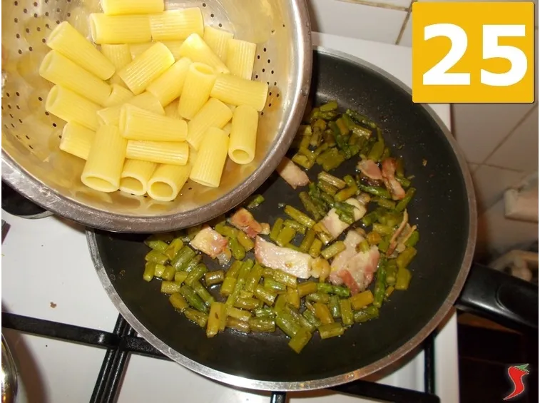 Pasta asparagi alla carbonara