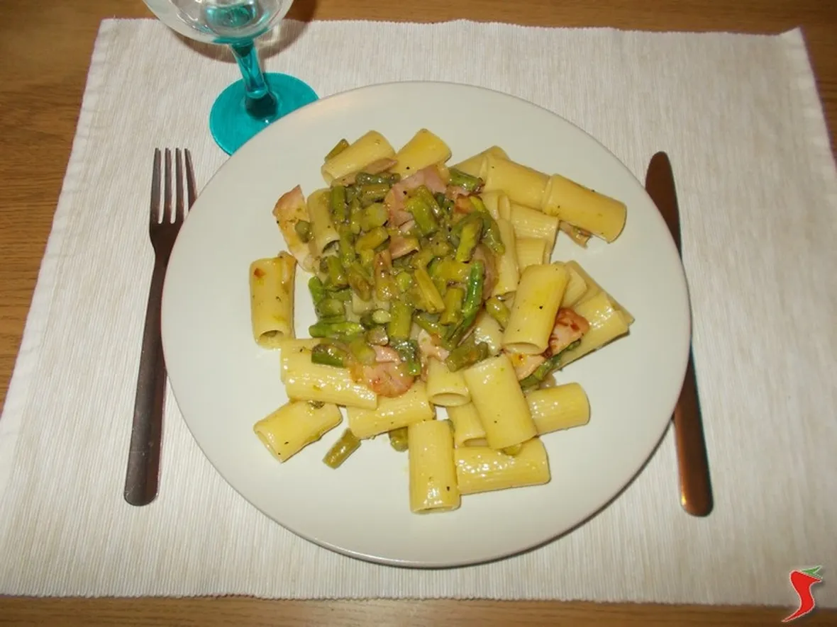 Pasta asparagi alla carbonara